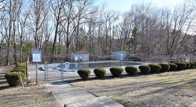 Photo of 96 Richardson Rd Unit B28, North Chelmsford, MA 01863