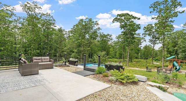 Photo of 17 Hastings Rd, Ashburnham, MA 01430