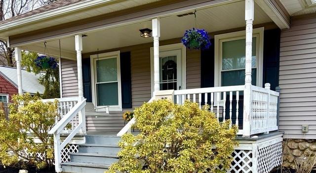 Photo of 26 Pleasant St, Holden, MA 01520