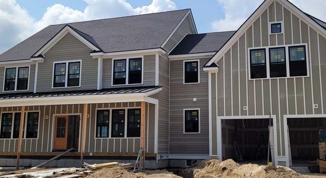 Photo of 8 Litchfields Way, Walpole, MA 02081