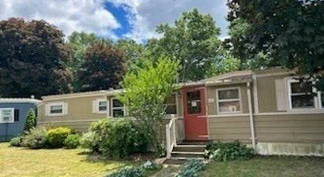 Photo of 70 Bluebird Cir, Chicopee, MA 01020