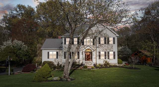 Photo of 8 Hickory Dr, Medway, MA 02053