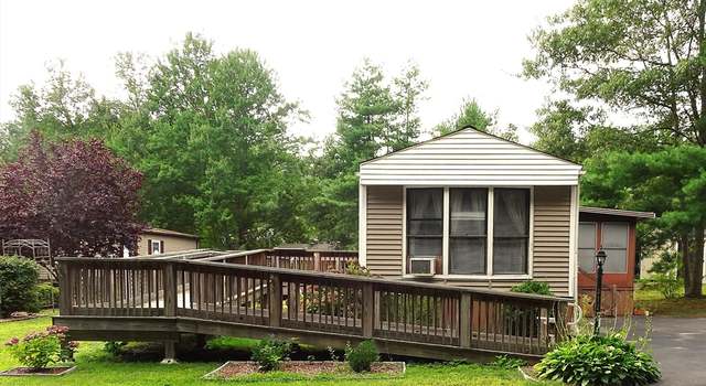 Photo of 16 Lincoln Cir, Carver, MA 02333