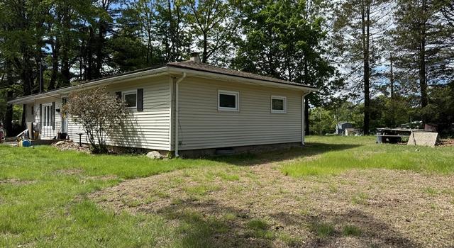 Photo of 29 Mayflower Rd, Leicester, MA 01524