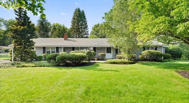 Photo of 3 Hickory Ln, Andover, MA 01810
