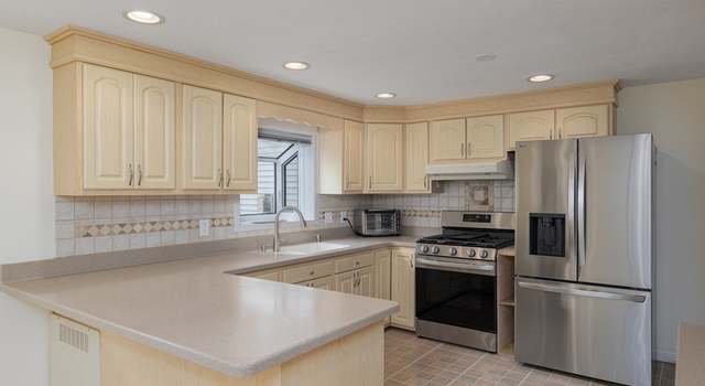 Photo of 48 Rosemont St #48, Haverhill, MA 01830