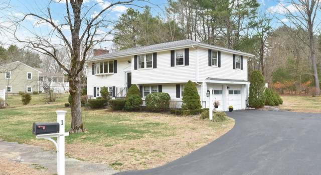 Photo of 1 Breezewood Ln, Walpole, MA 02081