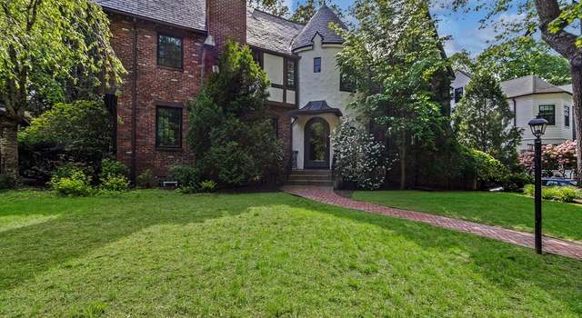 Photo of 186 Nehoiden Rd, Newton, MA 02468