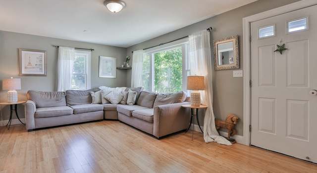 Photo of 20 Gardner St, Salisbury, MA 01952