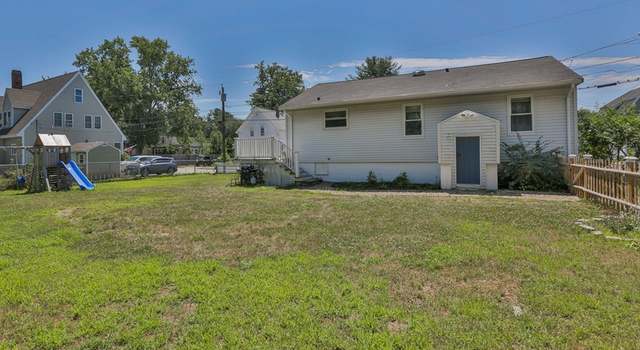 Photo of 20 Gardner St, Salisbury, MA 01952