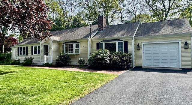 Photo of 11 Masthead Ln, Centerville, MA 02632