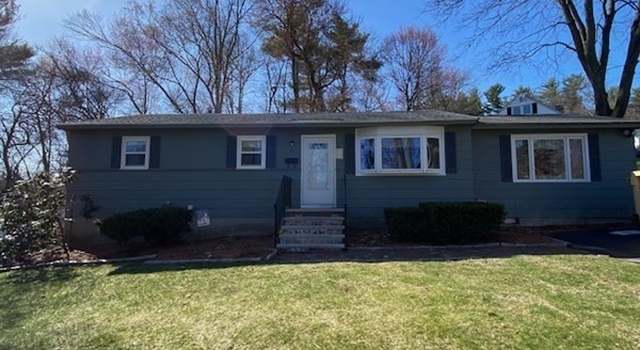 Photo of 32 Stratton Dr, Hudson, MA 01749