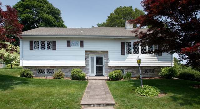 Photo of 74 Kenyon Rd, Tiverton, RI 02878