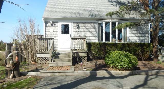 Photo of 15 Captain Greaves Rd, Sandwich, MA 02537