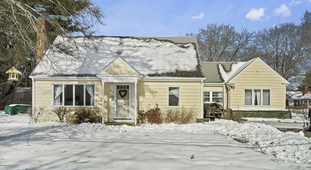 Photo of 314 Wood St, Hopkinton, MA 01748
