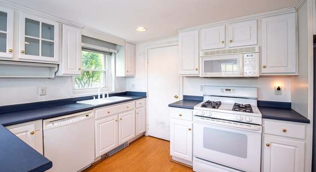 Photo of 8 Brook St, Methuen, MA 01844
