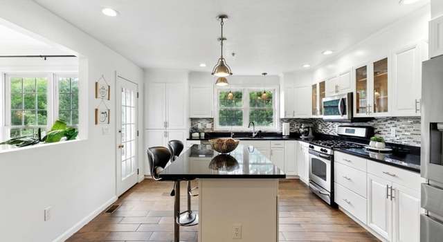 Photo of 12 Paul Revere Path #12, Hopkinton, MA 01748