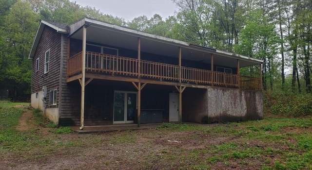 Photo of 31 Sturbridge Rd, Brimfield, MA 01010