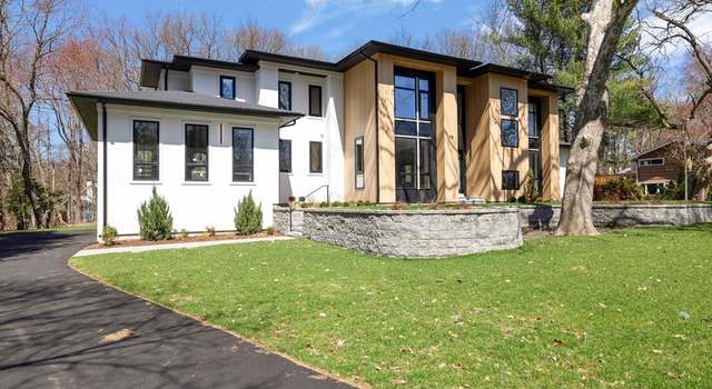 Photo of 16 Winchester Dr, Lexington, MA 02420