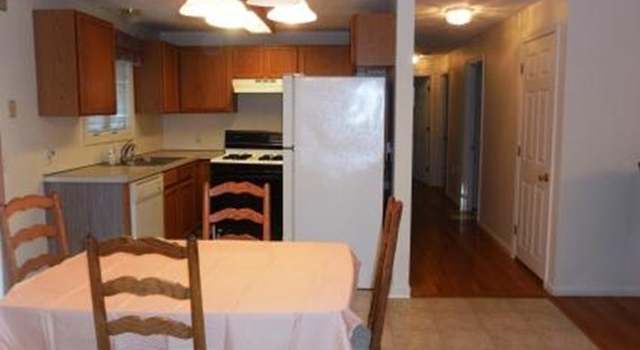 Photo of 11 Arborwood Dr, Worcester, MA 01604