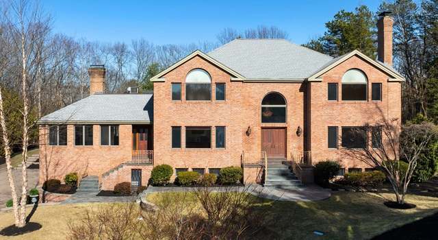Photo of 8 Jonas Stone Cir, Lexington, MA 02420