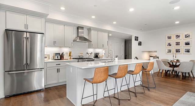 Photo of 136-138 Neponset Ave #1, Boston, MA 02122
