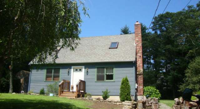 Photo of 174 High St, Carver, MA 02330