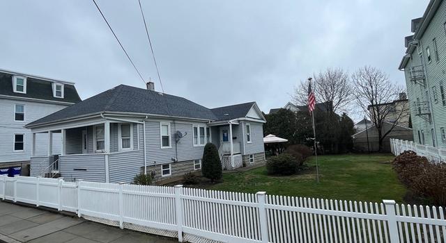 Photo of 103 Davis St, Fall River, MA 02723