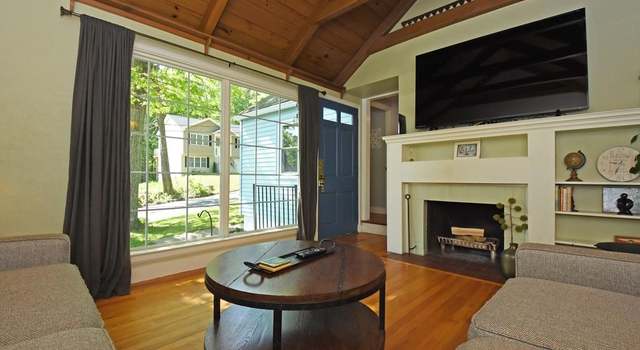 Photo of 12 Prouty Ln, Worcester, MA 01602