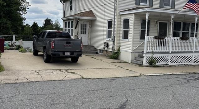 Photo of 20 Osgood Ave, Lowell, MA 01850