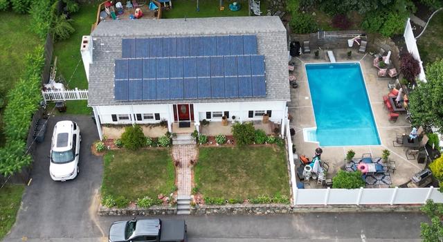 Photo of 14 West Winkley St, Amesbury, MA 01913
