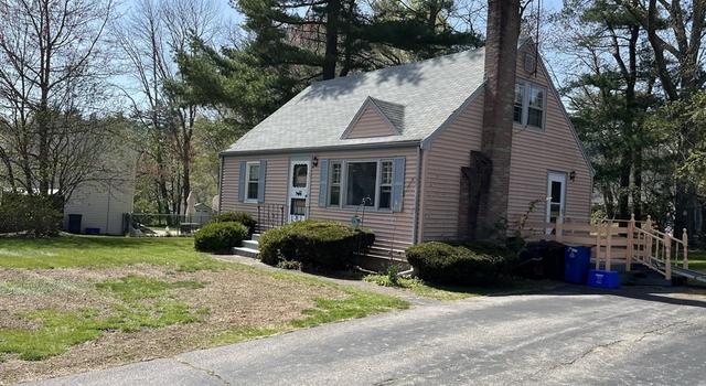 Photo of 7 Brookside Dr, Foxboro, MA 02035