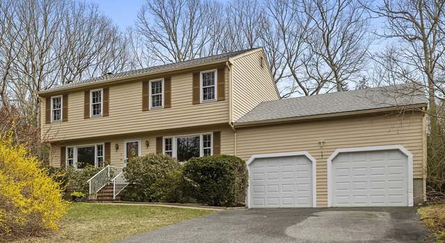 Photo of 7 Red Coat Ln, Plainville, MA 02762