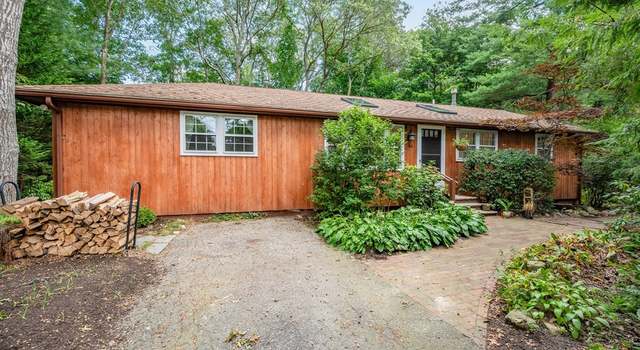 Photo of 44 Round Pond Dr, Falmouth, MA 02536