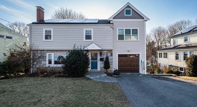 Photo of 33 Sargent Rd, Winchester, MA 01890