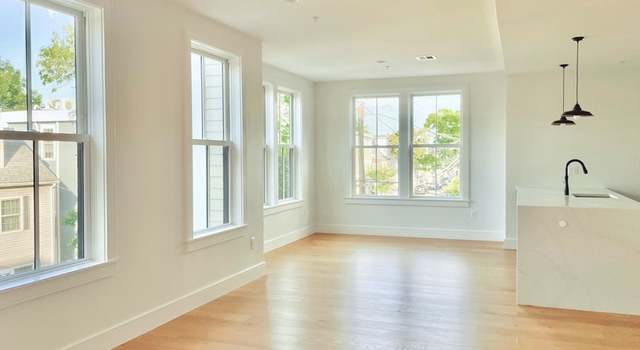 Photo of 165 Everett St #5, Boston, MA 02128