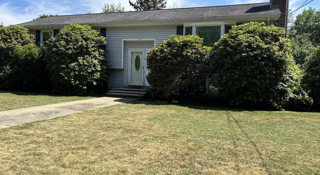 Photo of 10 Fourth St, Wakefield, MA 01880