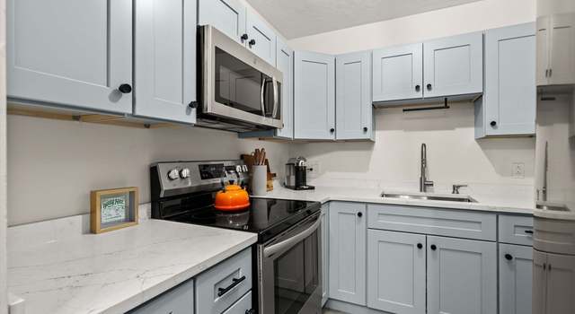 Photo of 99 Grove St #4, West Roxbury, MA 02132