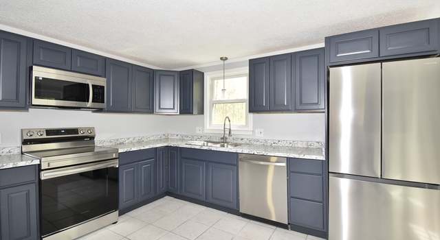 Photo of 136 Queen Ave, West Springfield, MA 01089