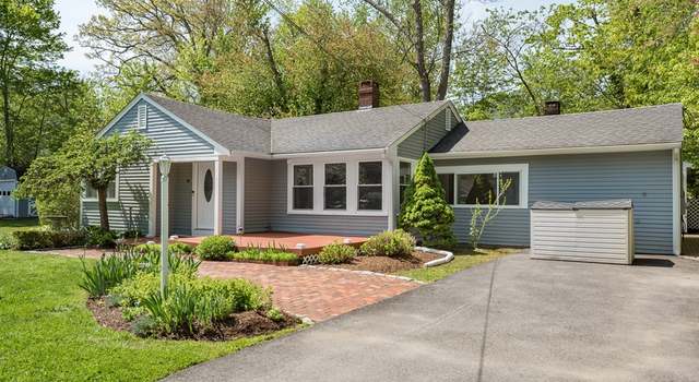 Photo of 10 Bailey Rd, Cohasset, MA 02025
