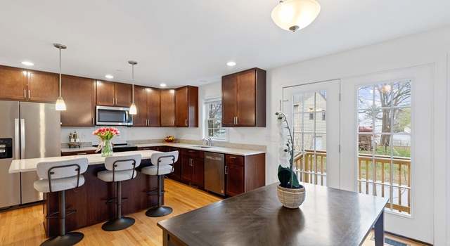 Photo of 215 High St #10, Taunton, MA 02780
