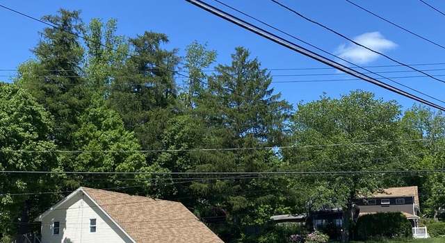 Photo of 22 Maple St, Brookfield, MA 01506