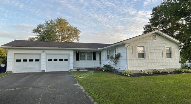 Photo of 121 Depot Rd, North Hatfield, MA 01066