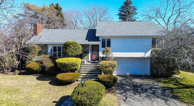 Photo of 56 Leicester Rd, Marblehead, MA 01945