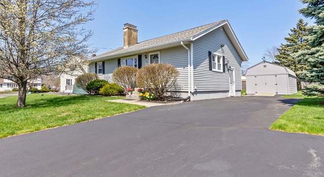 Photo of 4 Vista Dr, Danvers, MA 01923