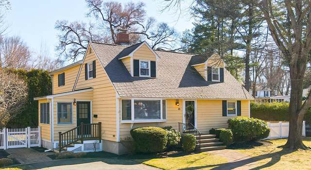 Photo of 20 Glenmere Cir, Reading, MA 01867