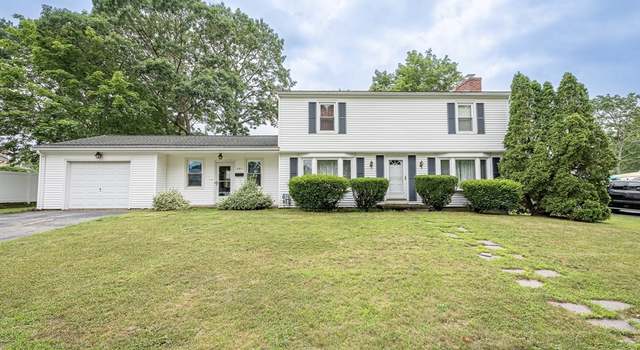Photo of 727 Highview Ave, Somerset, MA 02726