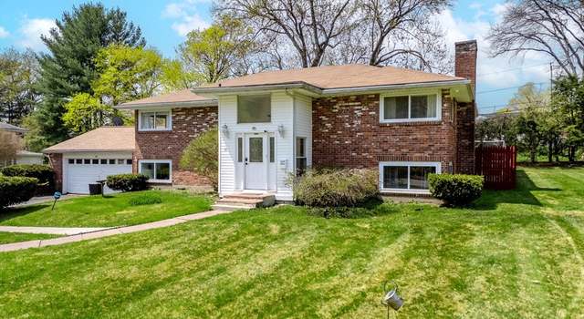 Photo of 18 Ellis Dr, Worcester, MA 01609