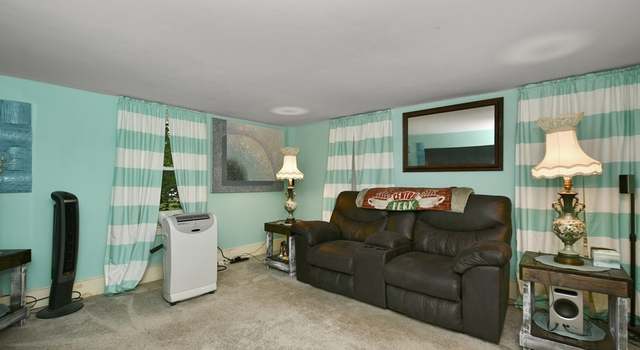 Photo of 123 South St, Barre, MA 01005