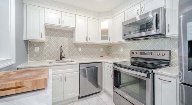 Photo of 368 Elliot St #10, Newton, MA 02464